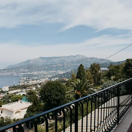 Bianca Villa Sorrento